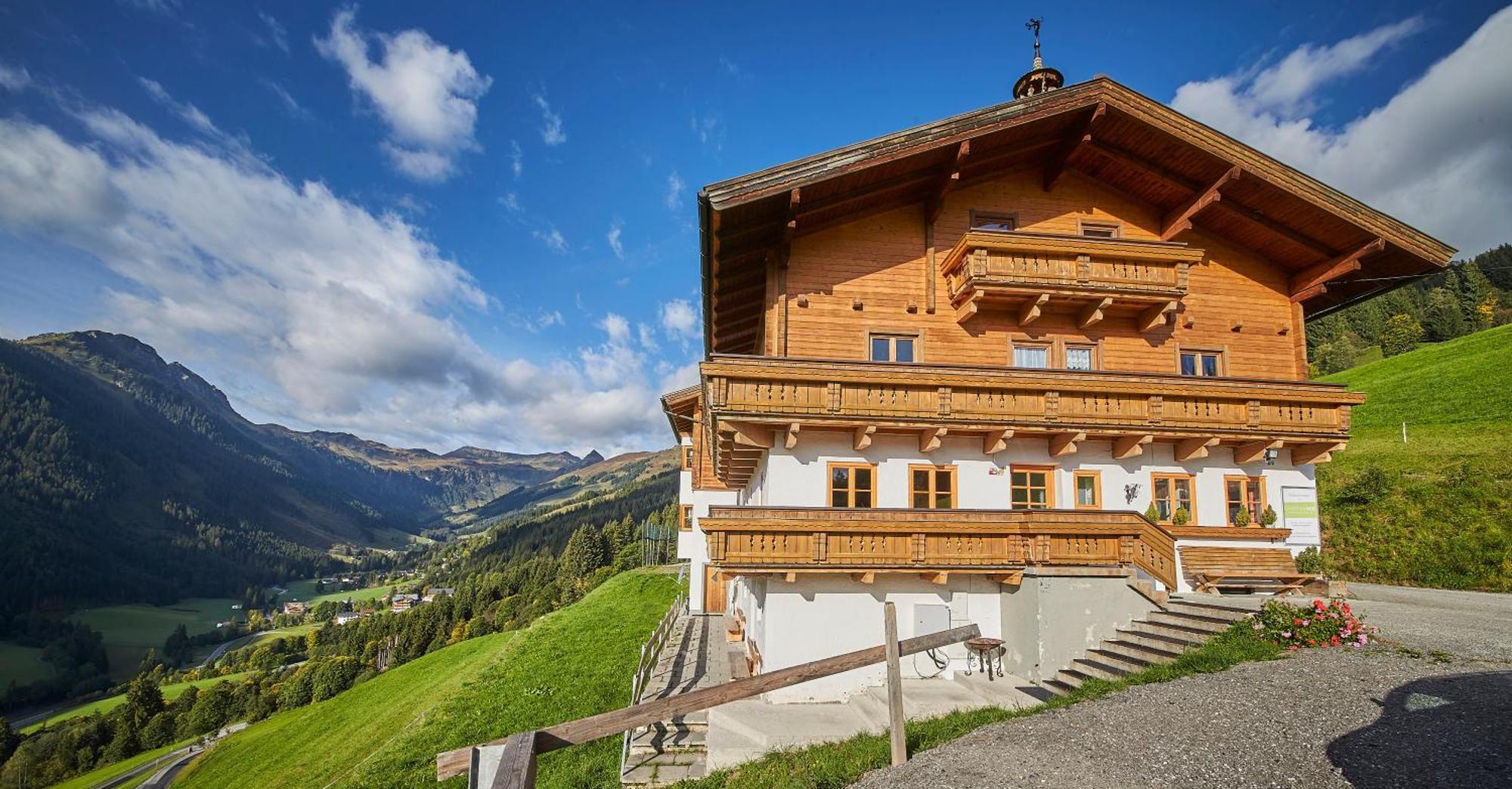 Ski In-Ski Out - Gaestehaeuser Saalbach-Hinterglemm - Wallegghof Christianhof Ngoại thất bức ảnh